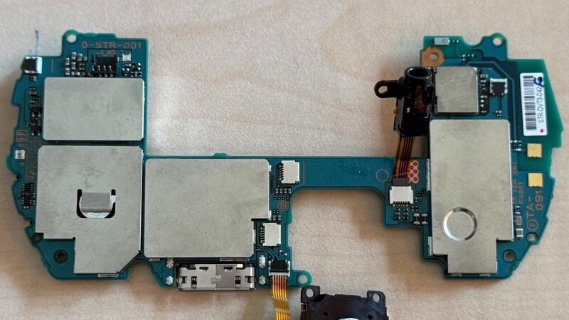 File:PSP Strider U6 Mainboard B.jpg