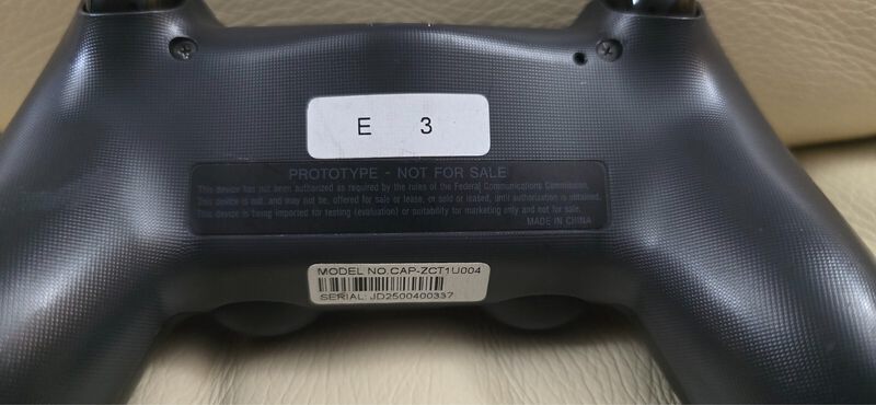 File:CAP-ZCT1U004 back.jpg